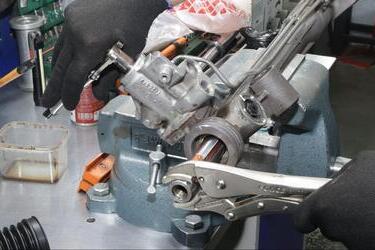 Стук рулевой рейки: что делать — инструкция для автосервиса